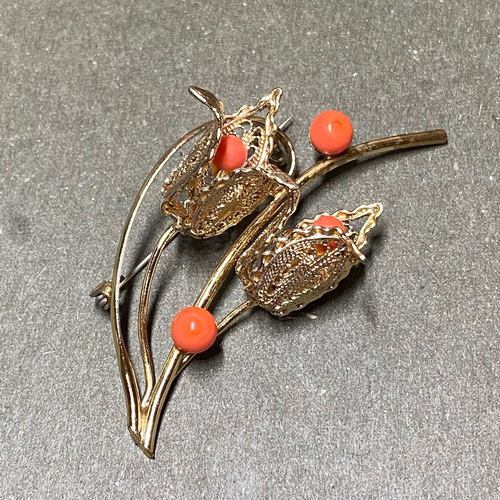 Gold Tone and Orange Gemstone filigree flower brooch pin